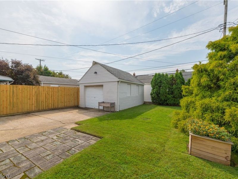 7413 Traymore Avenue, Brooklyn, OH 44144 Photo 43