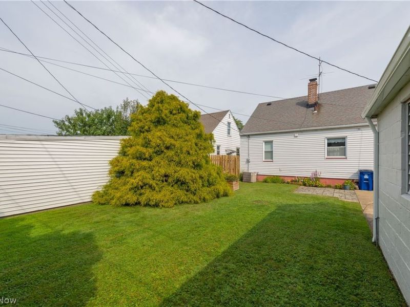 7413 Traymore Avenue, Brooklyn, OH 44144 Photo 46