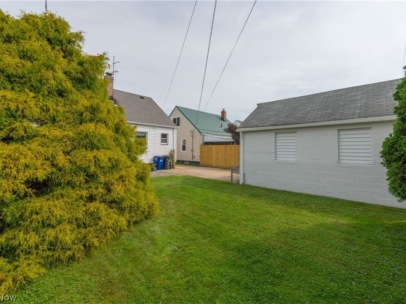 7413 Traymore Avenue, Brooklyn, OH 44144 Photo 47