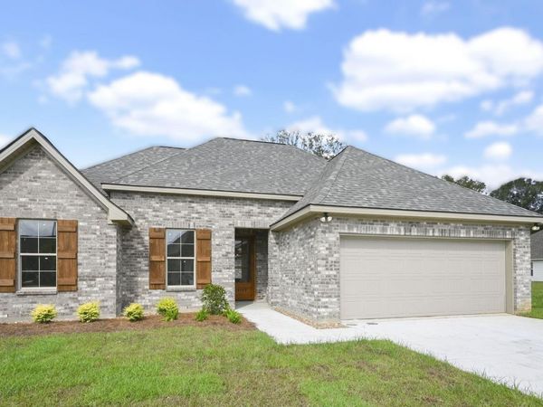 18755 Seabiscuit Ln, Zachary, LA 70791