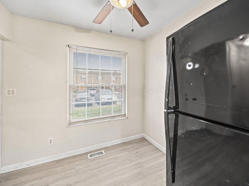 87 Tarryton Court W, Unit 18D, Columbus, OH 43228 Photo 13