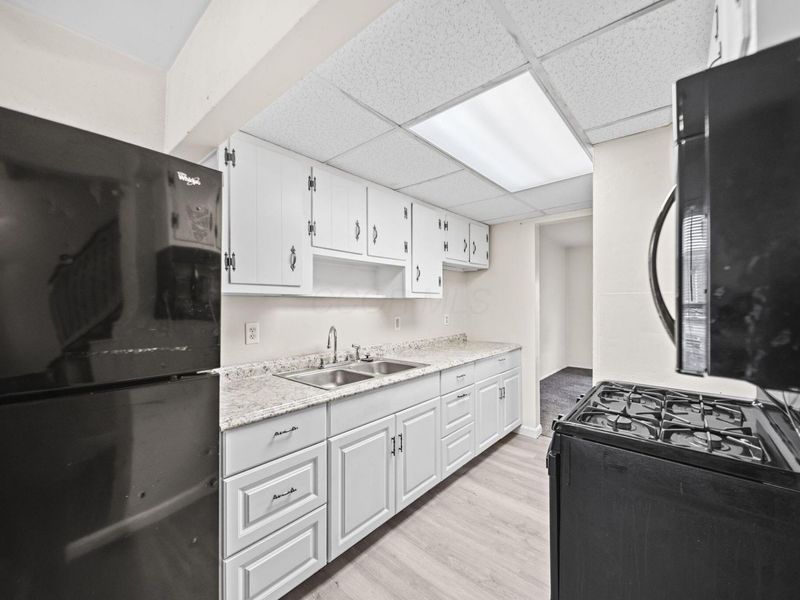 87 Tarryton Court W, Unit 18D, Columbus, OH 43228 Photo 16