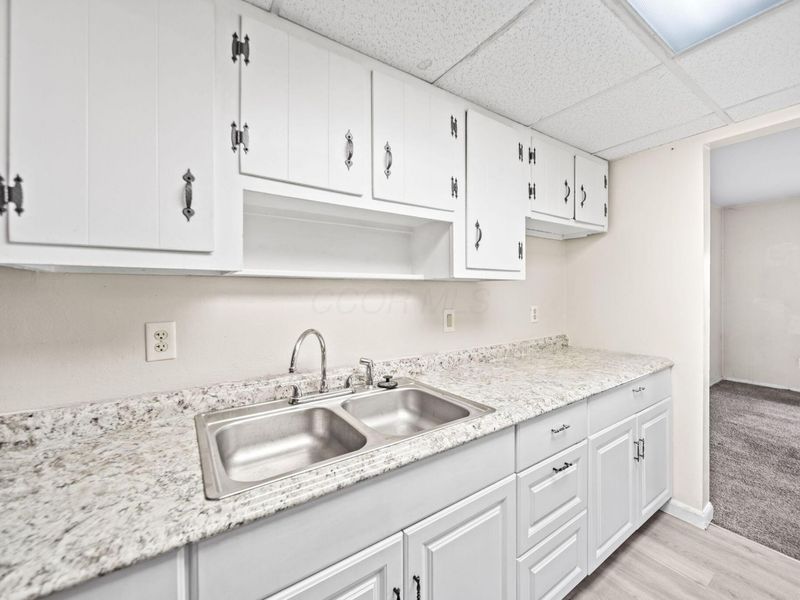 87 Tarryton Court W, Unit 18D, Columbus, OH 43228 Photo 18