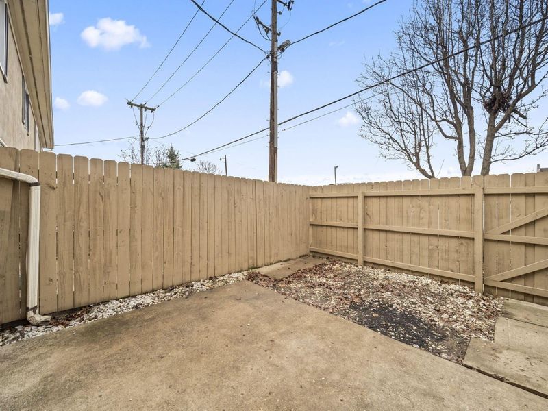 87 Tarryton Court W, Unit 18D, Columbus, OH 43228 Photo 30