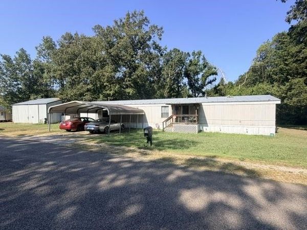 80 HIDEAWAY CV , Crump, TN 38327