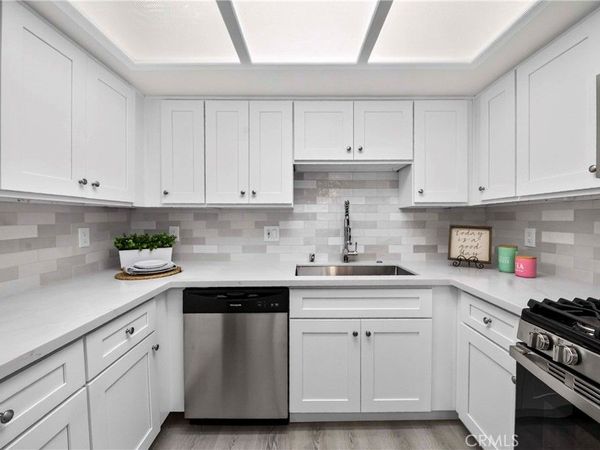 1131 Campbell Street, Unit 210, Glendale, CA 91207