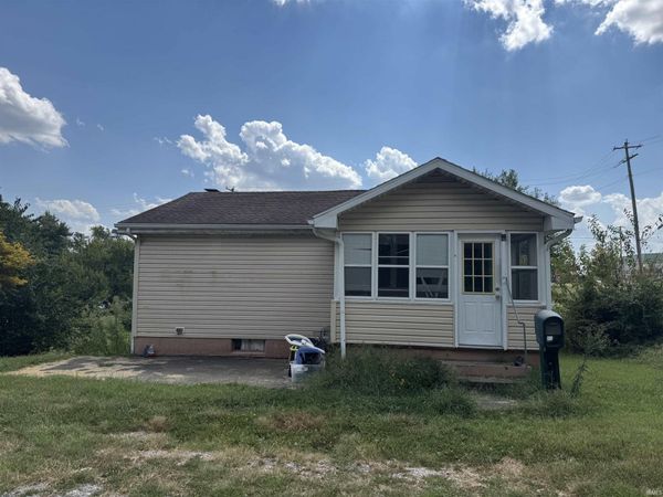 522 W Sherman Street, Oakland City, IN 47660