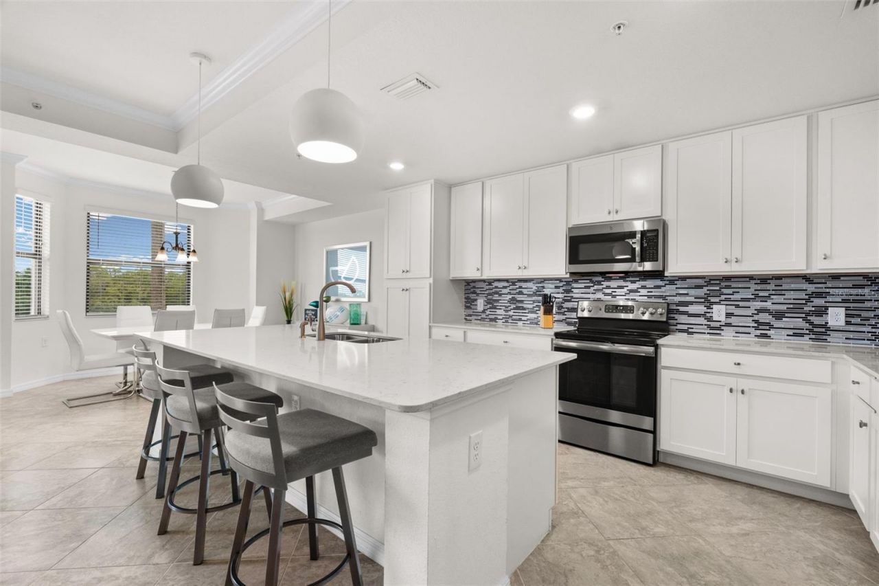 17510 Gawthrop Drive , Unit 302, Bradenton, FL 34211 Photo