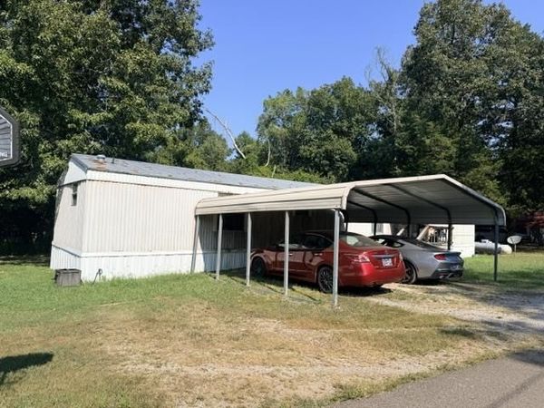 80 HIDEAWAY CV, Crump, TN 38327