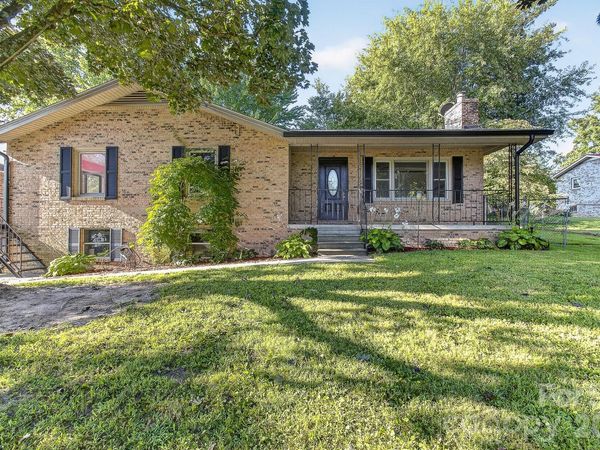 1371 Jackson Loop Road , Flat Rock, NC 28731