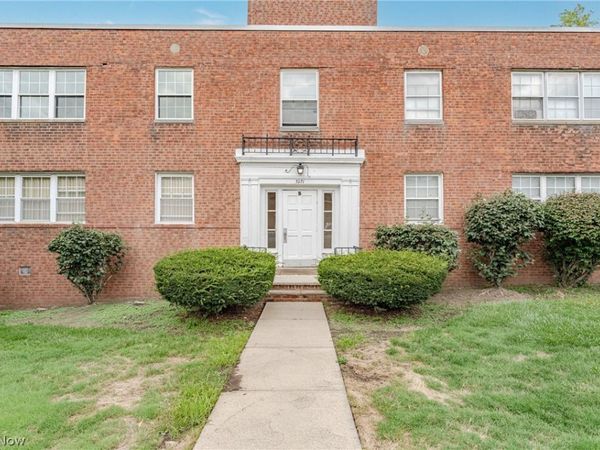 3271 Warrensville Center Road , Unit 8B, Shaker Heights, OH 44122