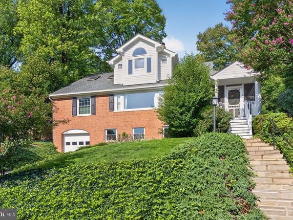 802 PARKWAY TERRACE, ALEXANDRIA, VA 22302