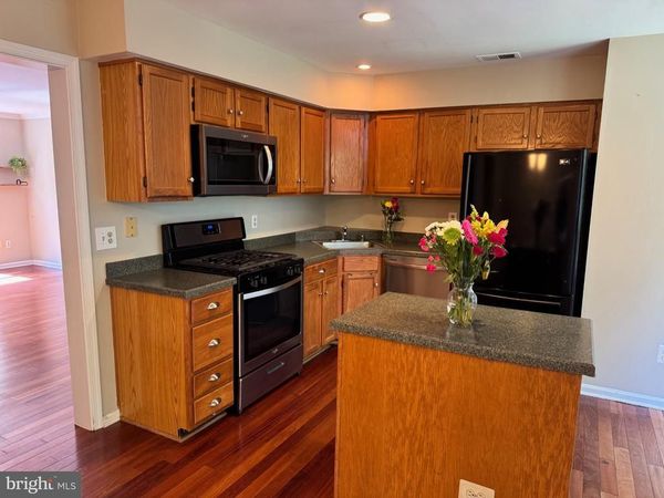 6064 CLAY SPUR COURT , CENTREVILLE, VA 20121