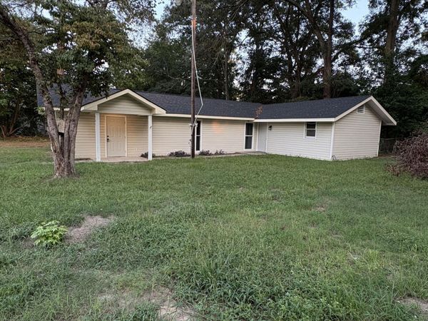 605 Correll Street , Maxton, NC 28364