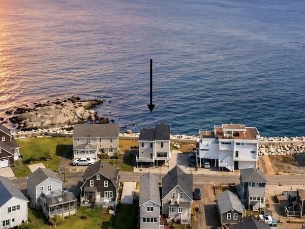 16 Gunrock Ave, Hull, MA 02045