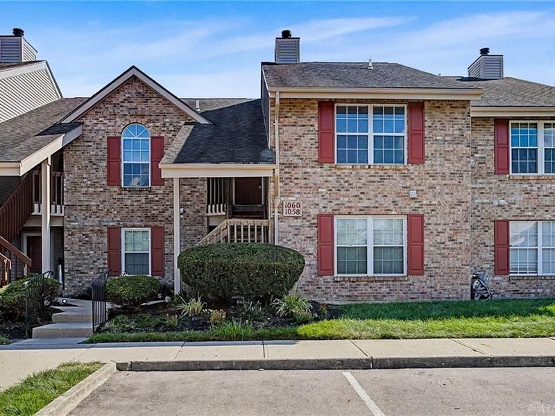 1060 Captains Bridge, Washington Township, OH 45458 Photo 2