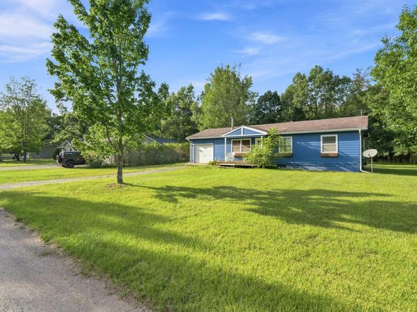6852 Pembrook Avenue, Indian River, MI 49749