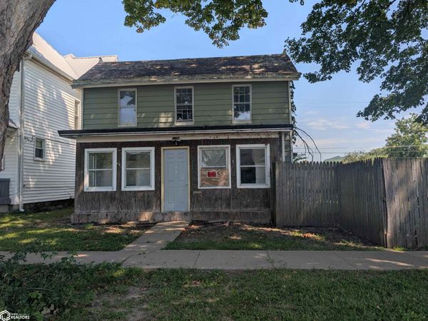 1104 S 10Th Street, Burlington, IA 52601