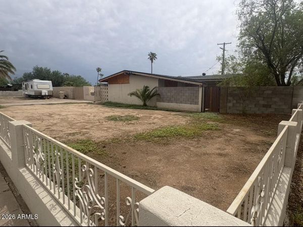 6201 W MISSOURI Avenue, Glendale, AZ 85301