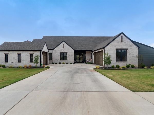 2702 Stonecrest Drive, Sherman, TX 75092