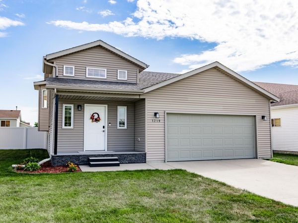 1219 DIVERSION Drive W, West Fargo, ND 58078
