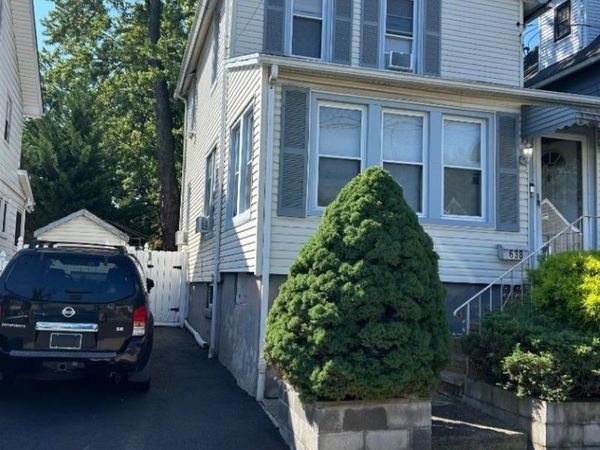 638 Meadow St, Roselle, NJ 07203