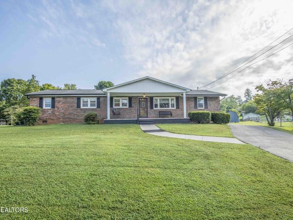 151 Selma St, Lenoir City, TN 37771