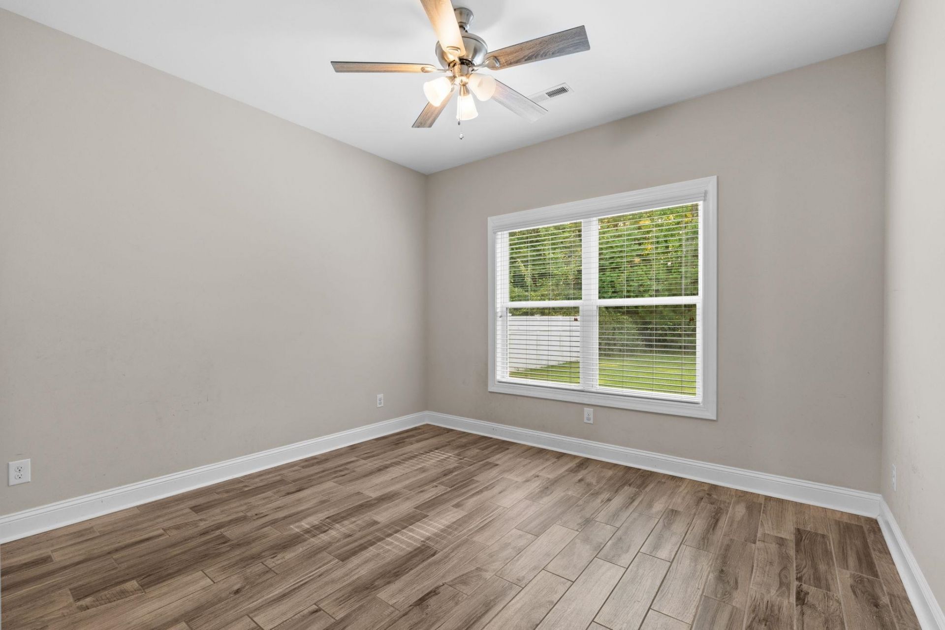 141 Lions Paw Ct. Photo 22