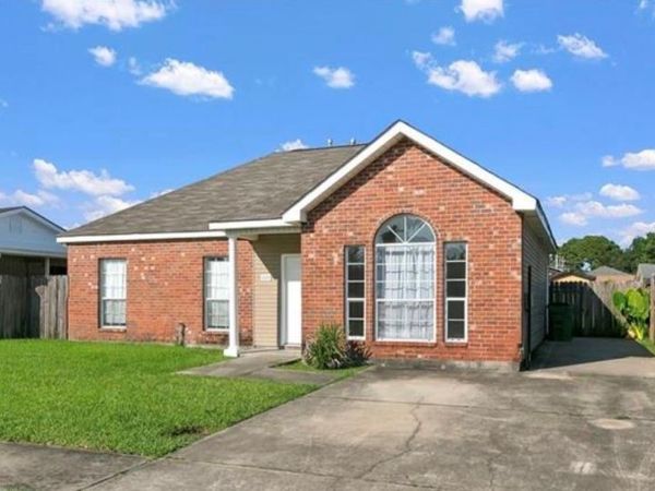 1037 BEECHWOOD Drive, Harvey, LA 70058