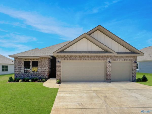 123 Southern Trail, Huntsville, AL 35811
