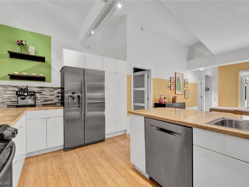 8365 Whitewood Road, Brecksville, OH 44141 Photo 10