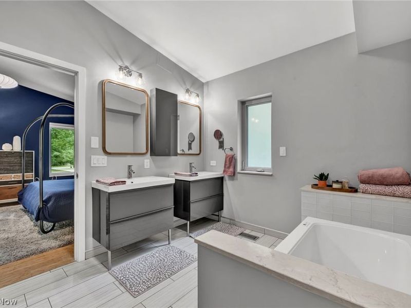 8365 Whitewood Road, Brecksville, OH 44141 Photo 15