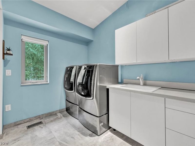8365 Whitewood Road, Brecksville, OH 44141 Photo 24