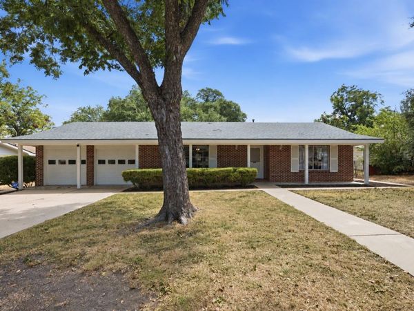 11605 N Oaks DR, Austin, TX 78753
