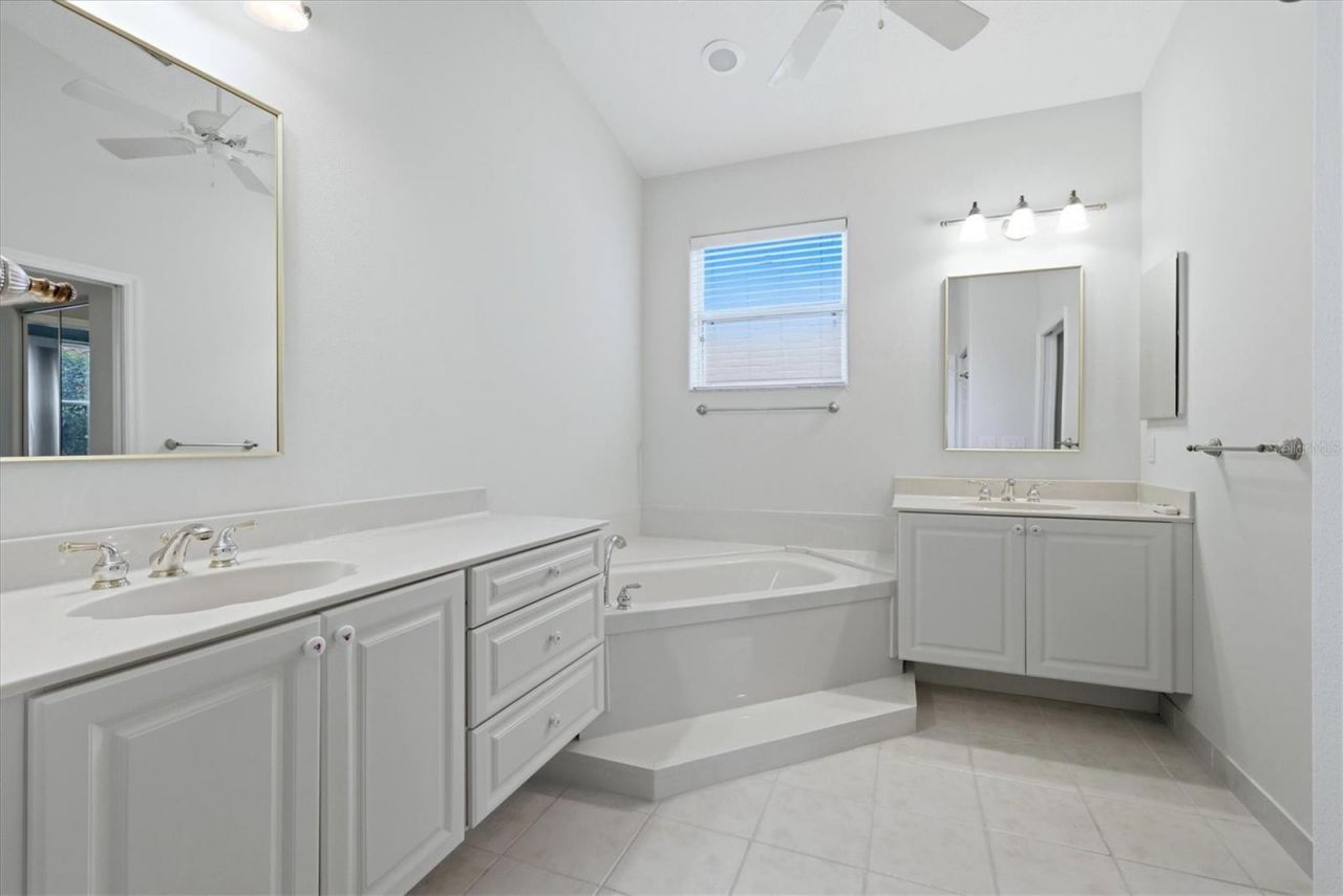 4238 65th Terrace E, Sarasota, FL 34243 Photo