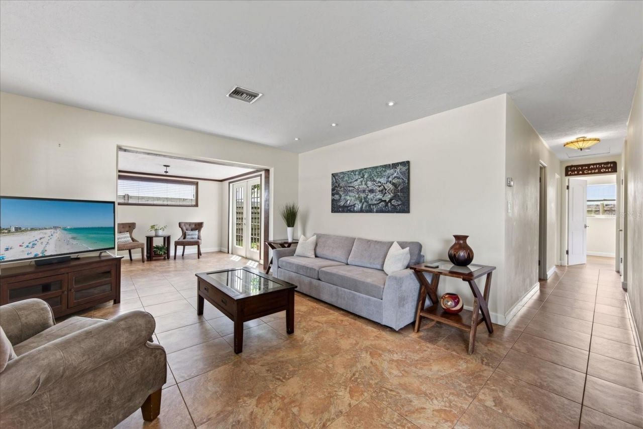 2350 Loma Linda Street , Sarasota, FL 34239 Photo