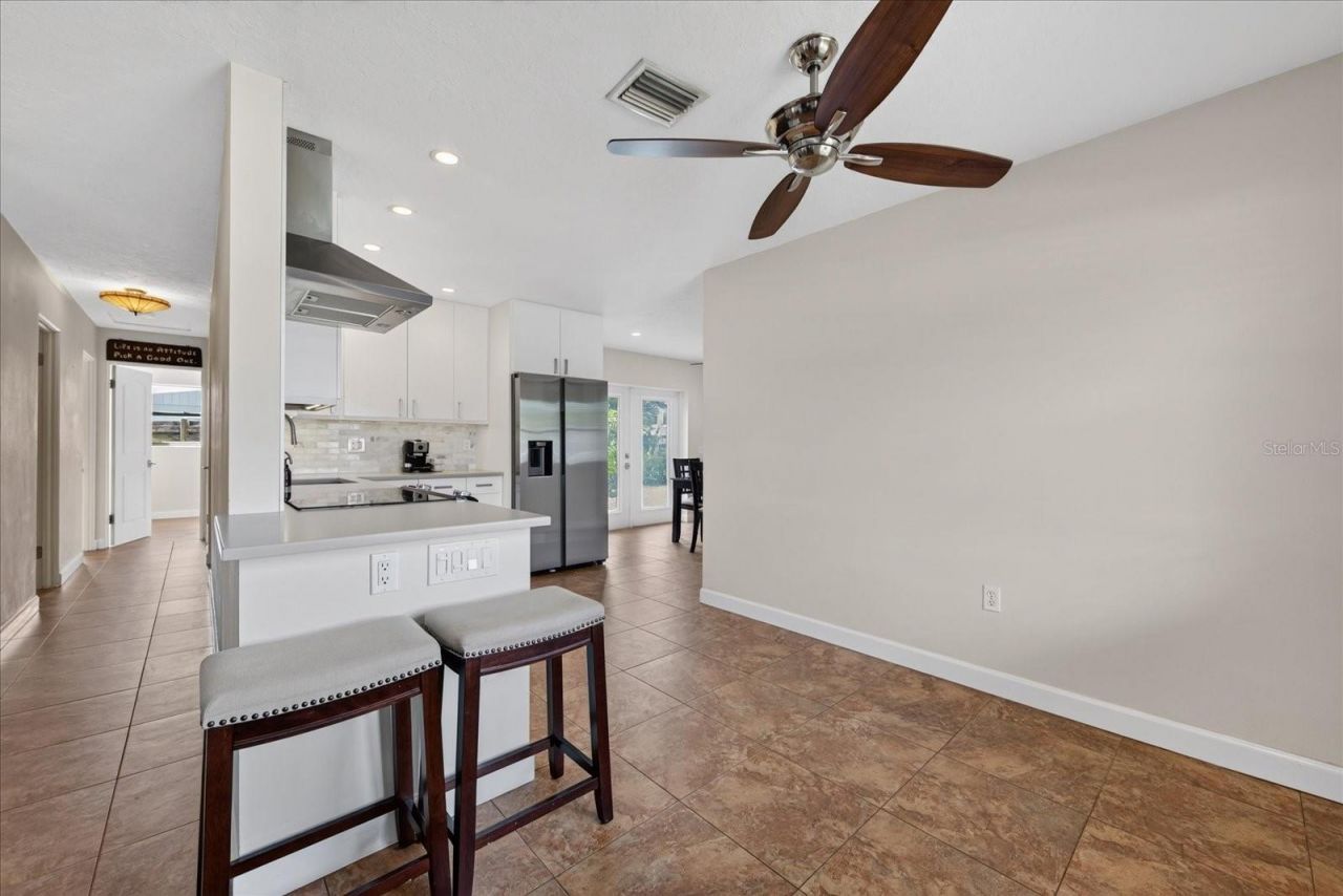 2350 Loma Linda Street , Sarasota, FL 34239 Photo