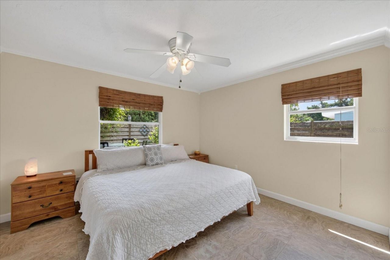 2350 Loma Linda Street , Sarasota, FL 34239 Photo
