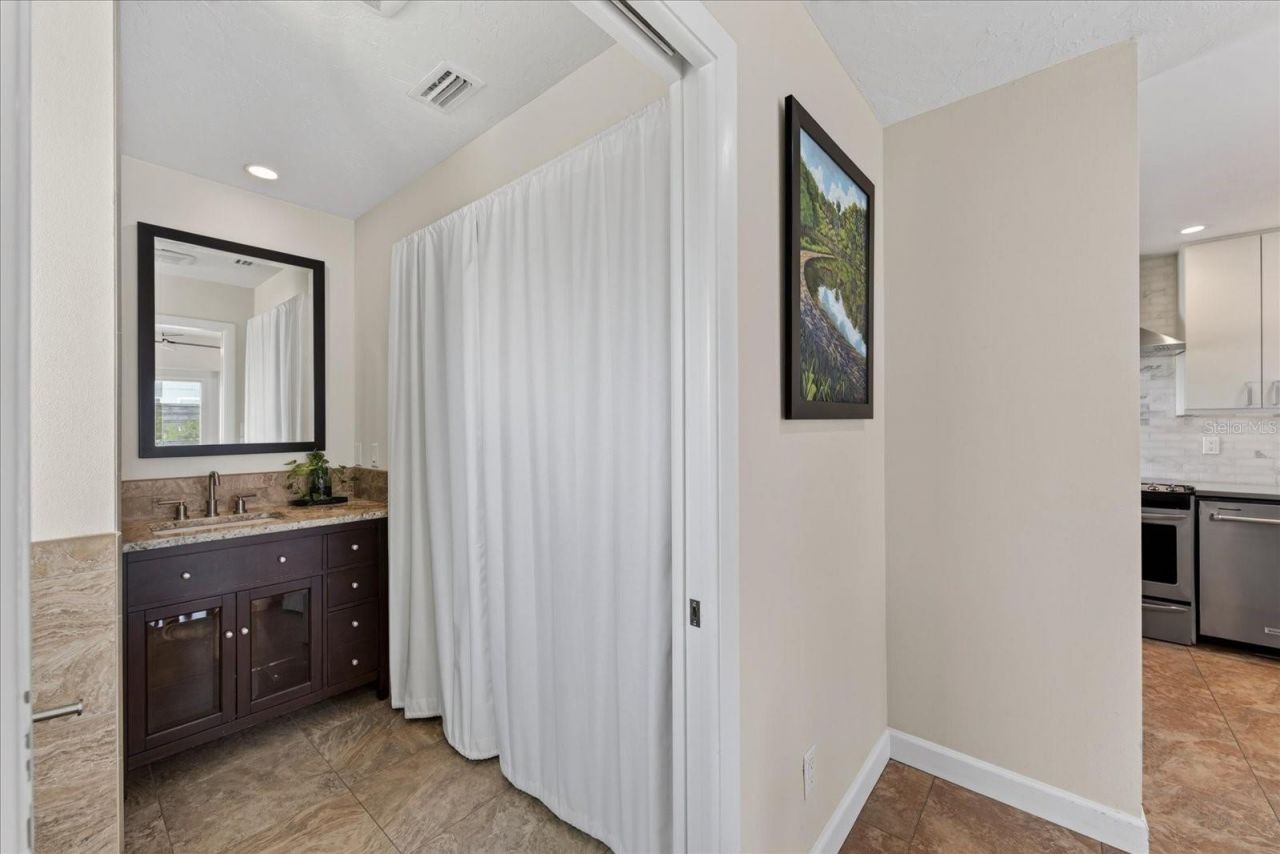 2350 Loma Linda Street , Sarasota, FL 34239 Photo