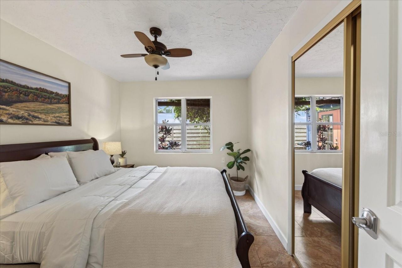 2350 Loma Linda Street , Sarasota, FL 34239 Photo