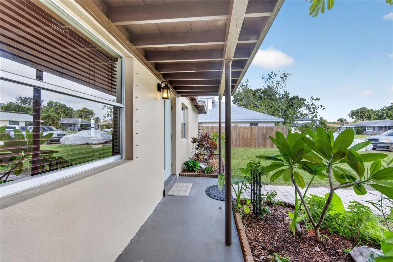 2350 Loma Linda Street , Sarasota, FL 34239 Photo