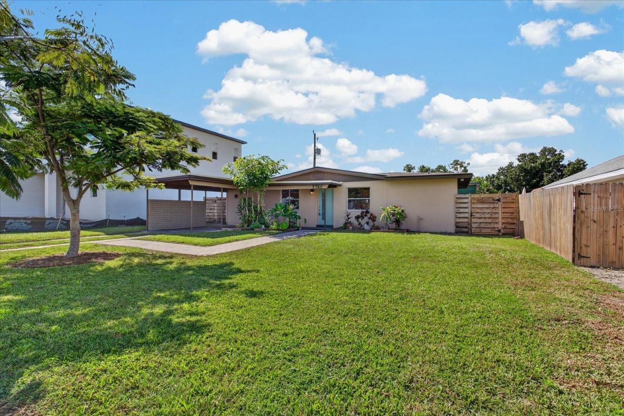 2350 Loma Linda Street , Sarasota, FL 34239 Photo