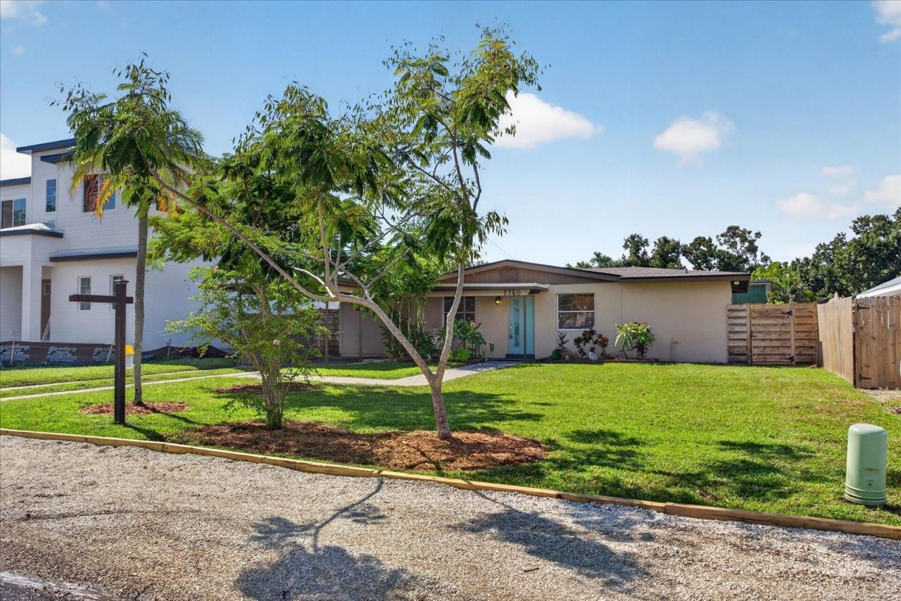 2350 Loma Linda Street , Sarasota, FL 34239 Photo