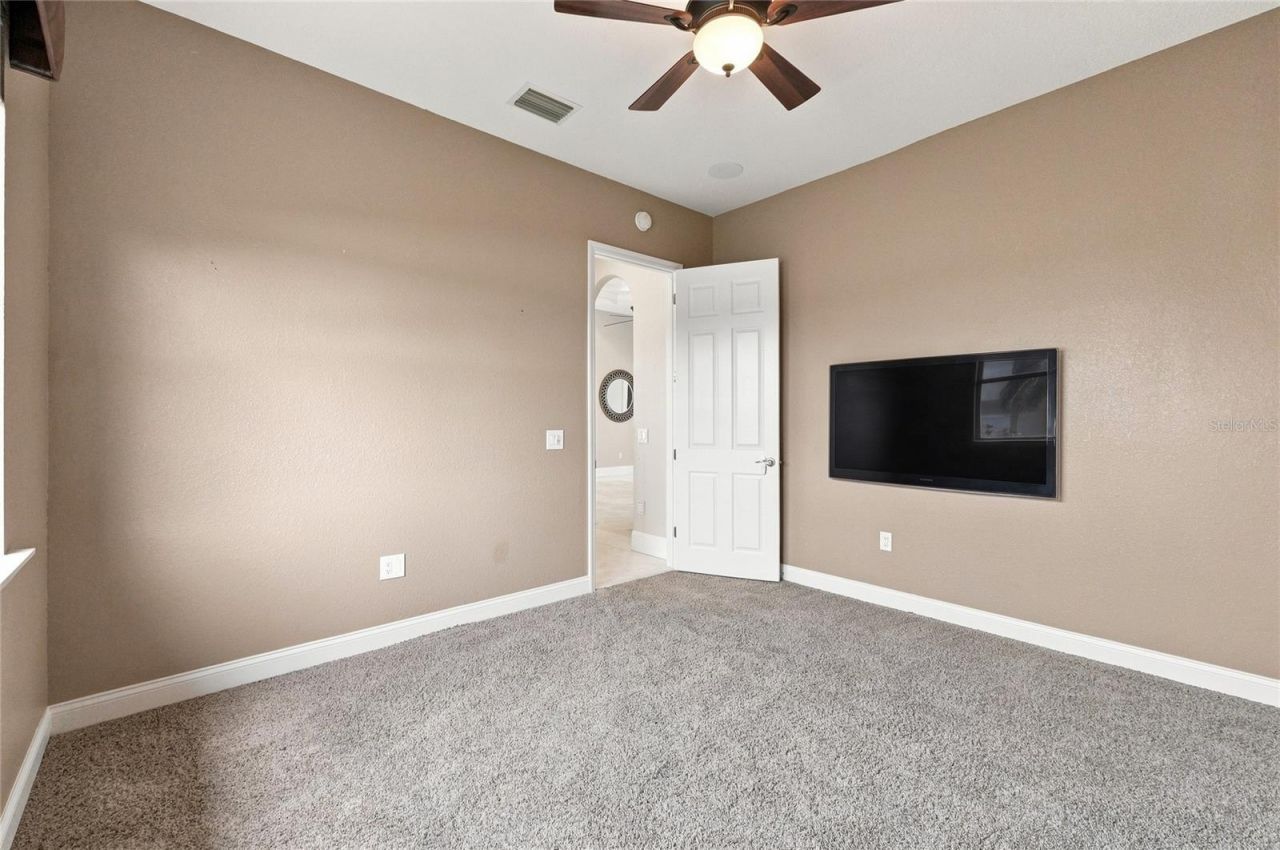 644 Hart Lake Drive, Winter Haven, FL 33884 Photo