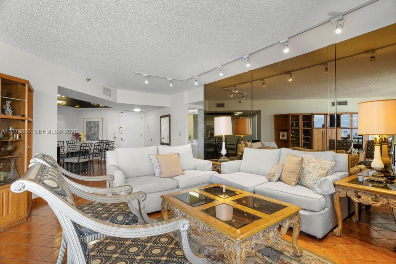 19667 W Turnberry Way , Unit 15-G, Aventura, FL 33180 Photo