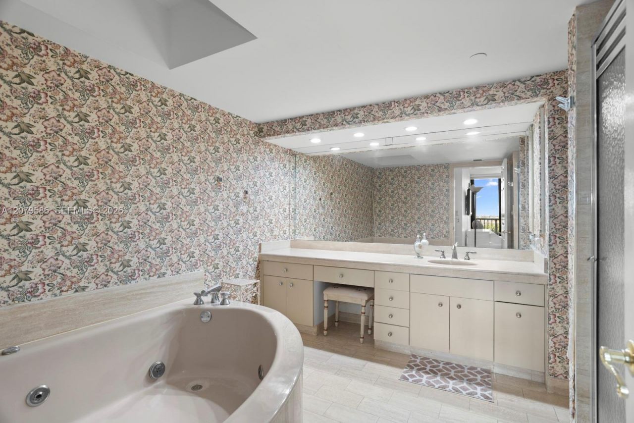 19667 W Turnberry Way , Unit 15-G, Aventura, FL 33180 Photo