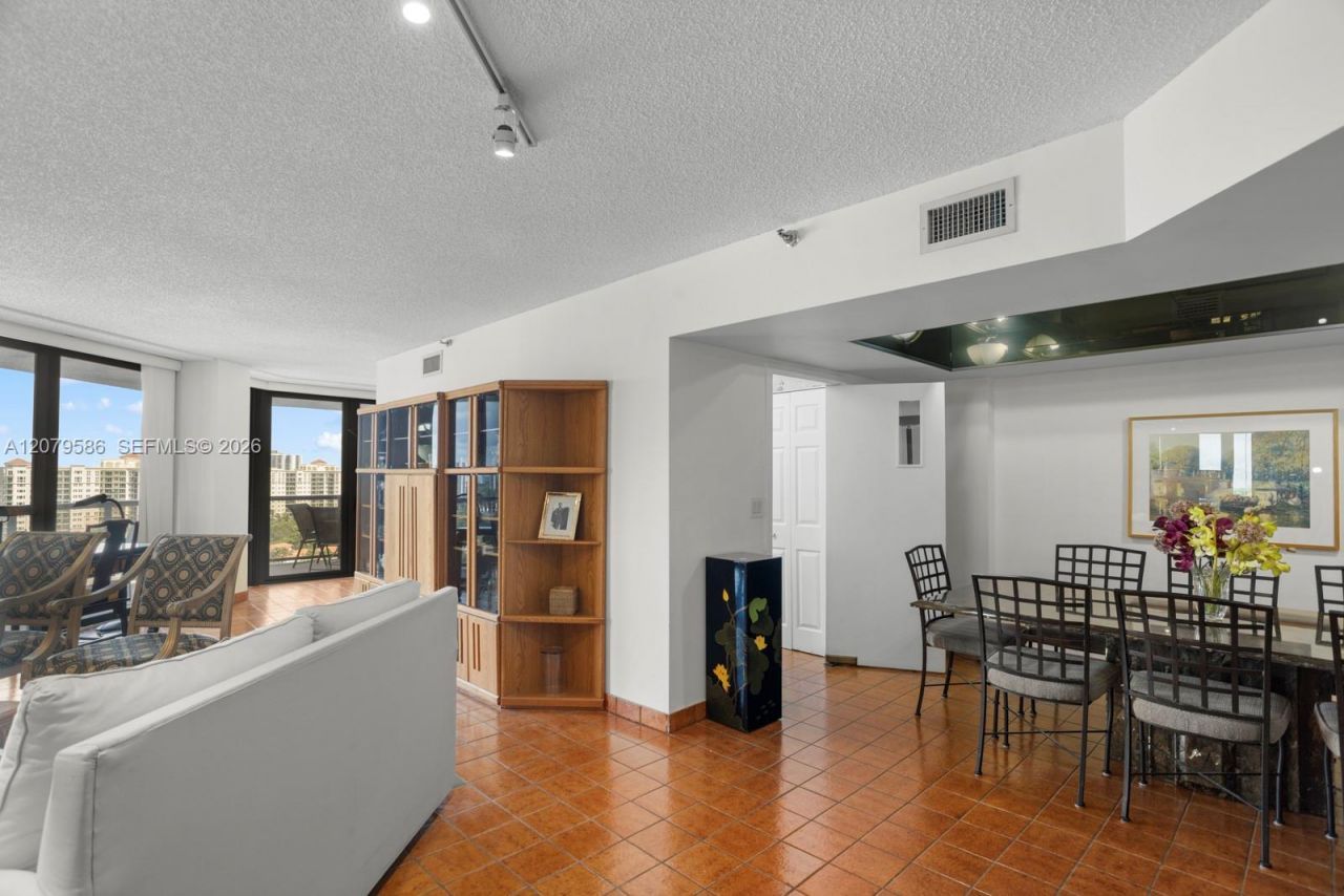 19667 W Turnberry Way , Unit 15-G, Aventura, FL 33180 Photo
