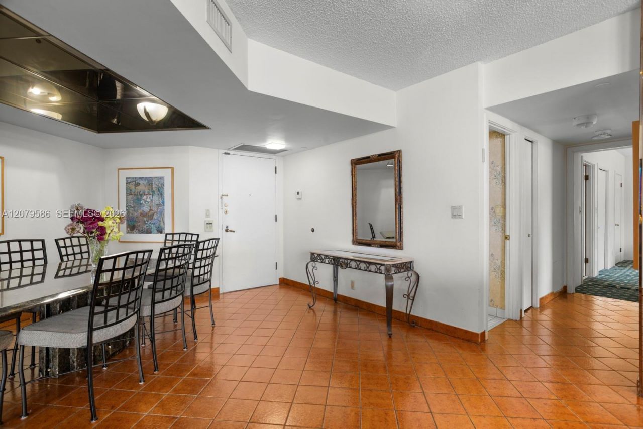 19667 W Turnberry Way , Unit 15-G, Aventura, FL 33180 Photo
