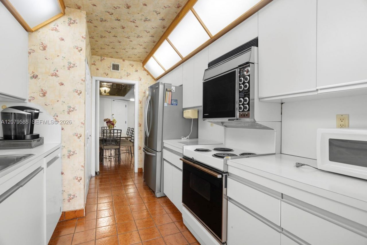 19667 W Turnberry Way , Unit 15-G, Aventura, FL 33180 Photo