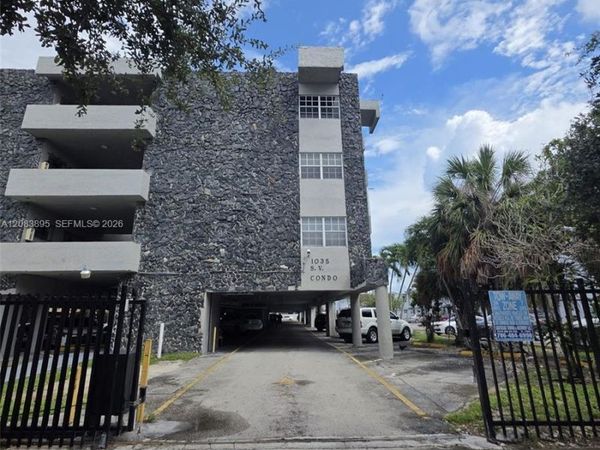 1035 W 77th St , Unit 215, Hialeah, FL 33014